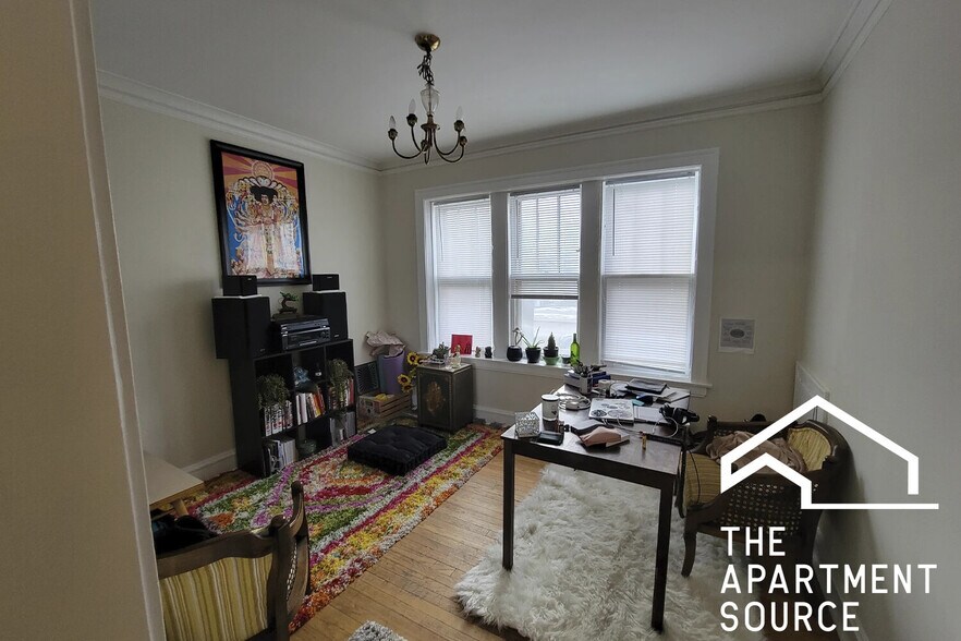 Building Photo - 3701 N Hoyne Ave