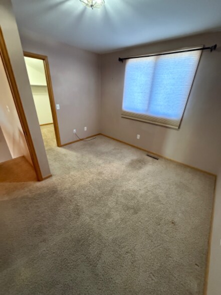 Building Photo - 1500 Raven Cir