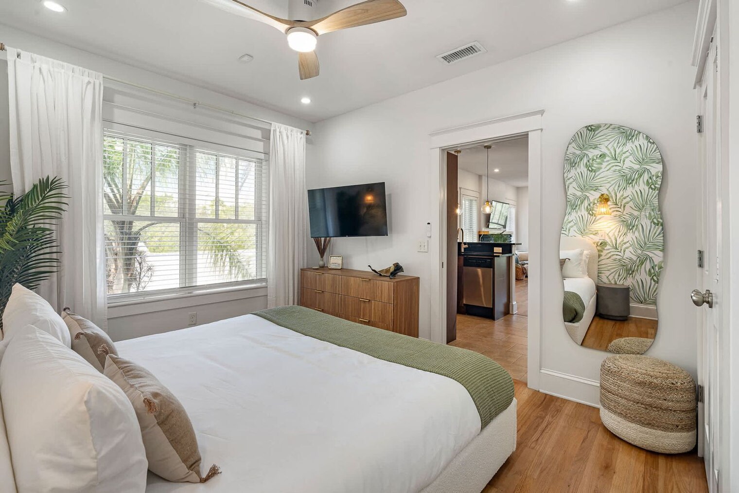 Building Photo - 211 Arpieka Ave