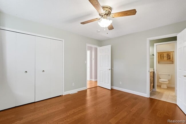 Building Photo - 2860 E Coon Lake Rd