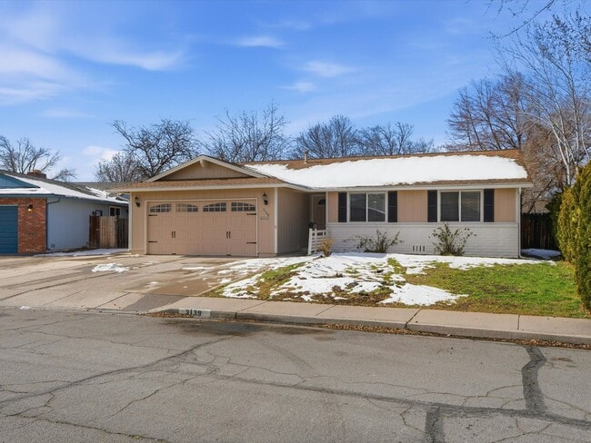 Building Photo - Upgraded Sparks Home