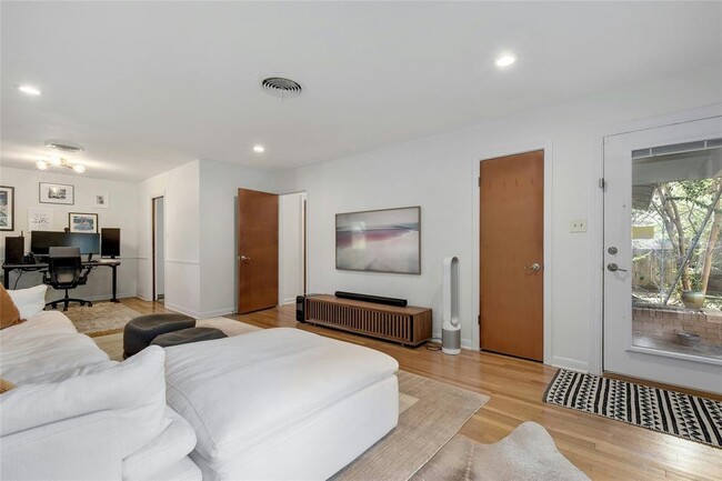 Building Photo - 1500 Northridge Dr