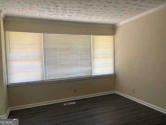 Building Photo - 5690 Cypress Dr