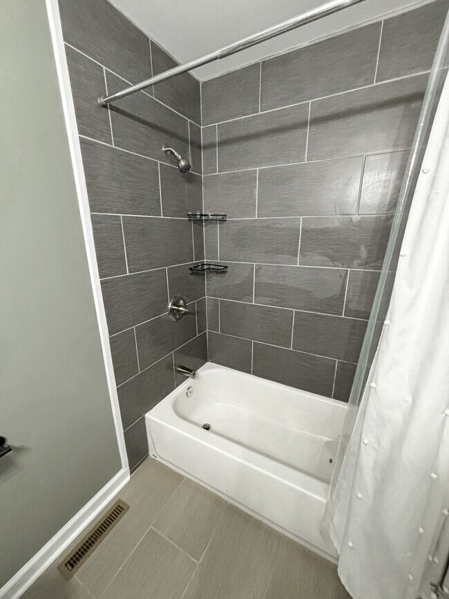 Building Photo - 10355 Bunting Rd