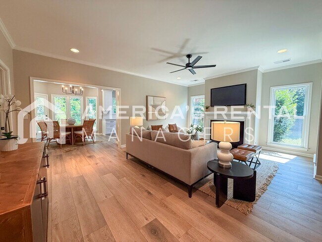 Building Photo - 825 Greystone Highlands Dr