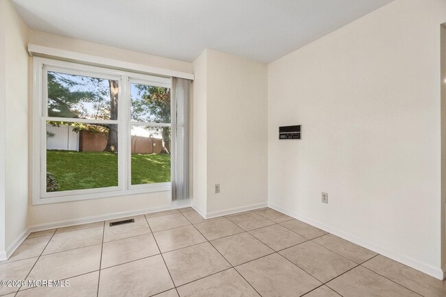 Building Photo - 157 Northampton Dr