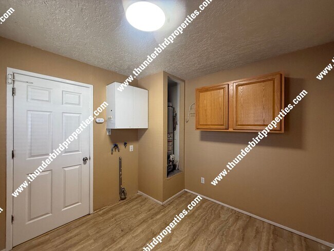 Building Photo - 5709 Arvilla Ave NE
