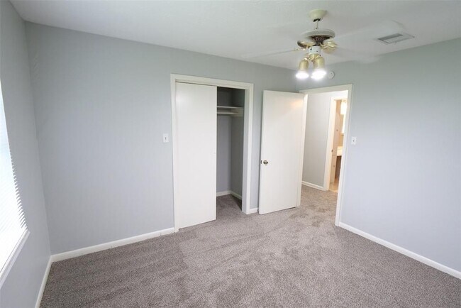 Building Photo - 6627 D S Bailey Ln