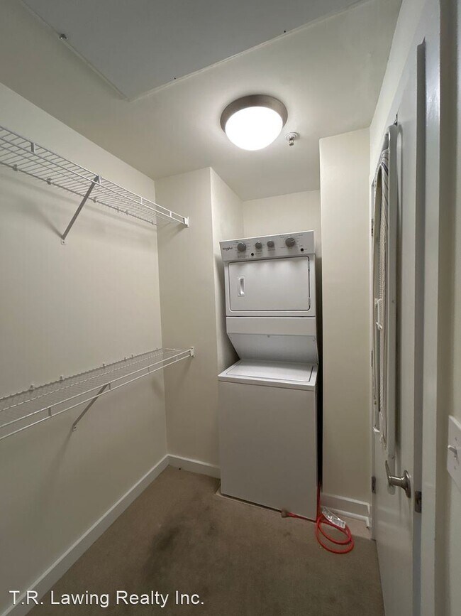 Building Photo - 1 br, 1 bath House - 525 East 6th Street  ...