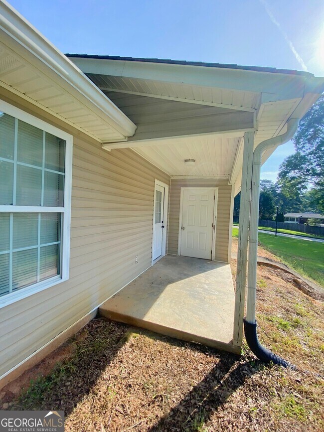 Building Photo - 191 Harvell Dr