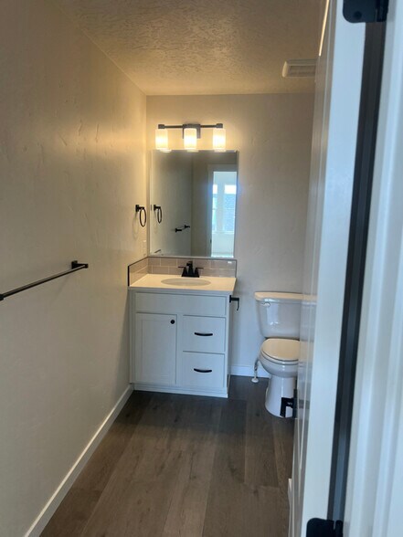 Building Photo - 10114 Longtail Dr