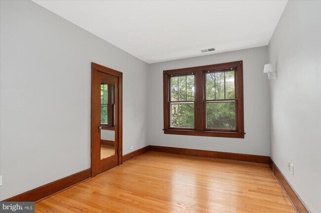 Building Photo - 1431 N Fillmore St