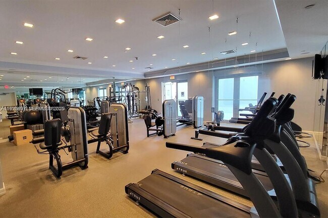 Building Photo - 250 Sunny Isles Blvd