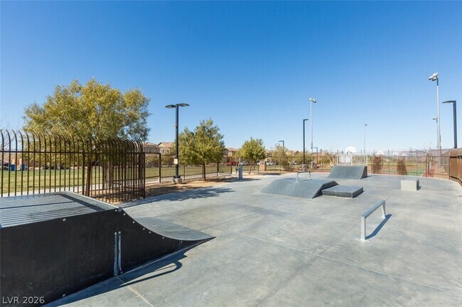 Building Photo - 3009 Camino Sereno Ave