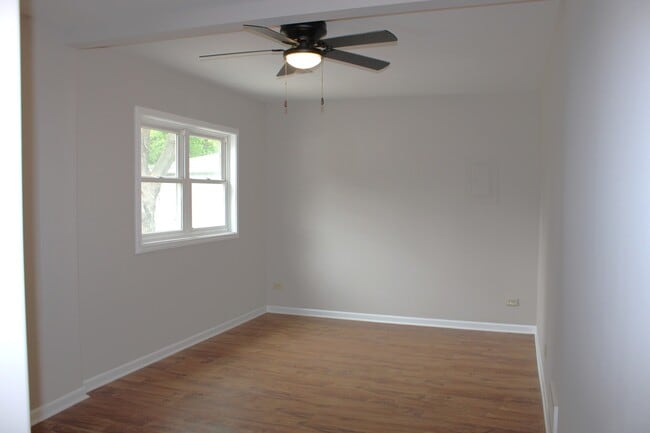 Building Photo - 480 N 3rd Ave