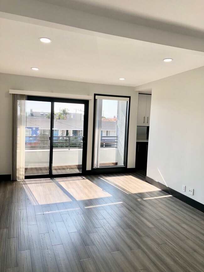 Building Photo - 1702 Hermosa Ave