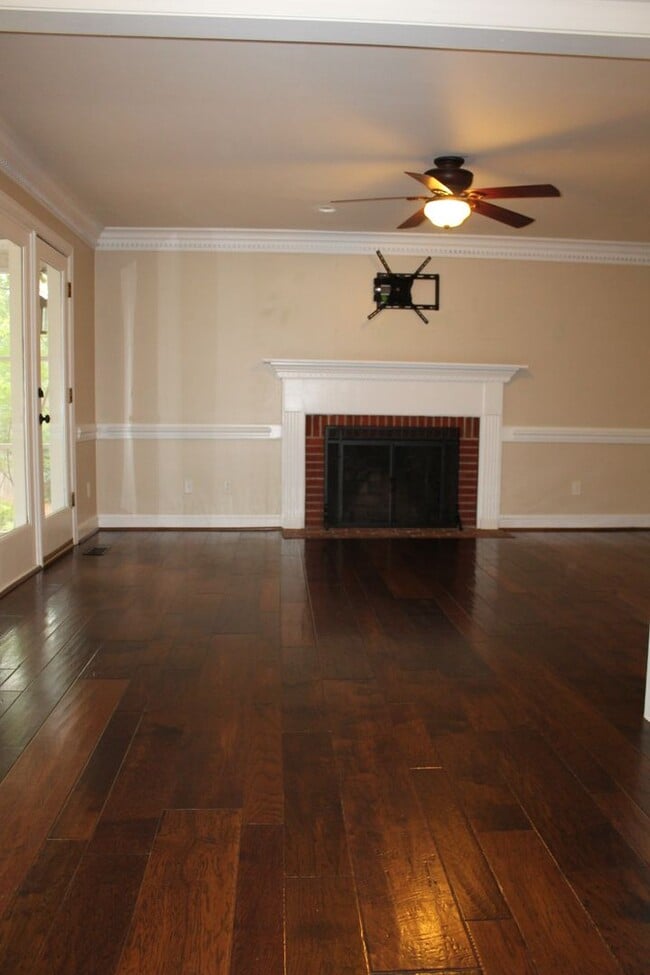 Building Photo - 149 S Marion Dr