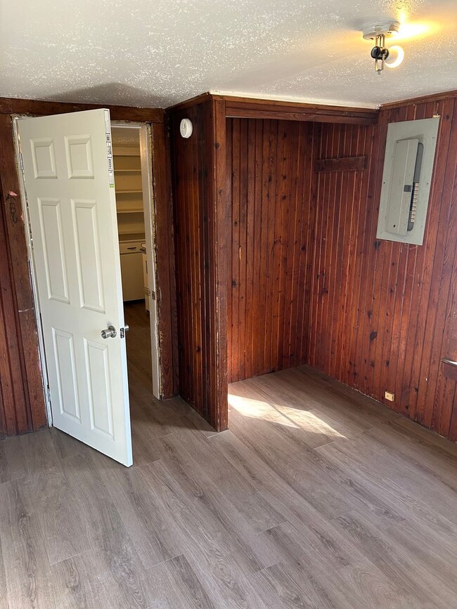 Building Photo - 1,000.00 MOVE-IN-SPECIAL