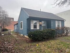 Building Photo - 346 E Mithoff St