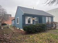 Building Photo - 346 E Mithoff St