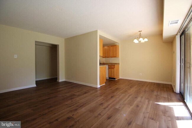 Building Photo - 11615 Stoneview Square