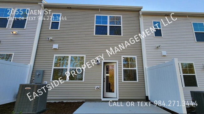 Building Photo - 2055 Caen St