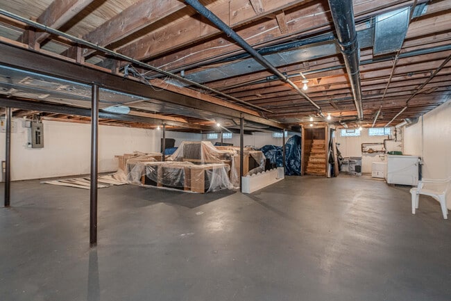 Building Photo - 22745 Wrexford Dr