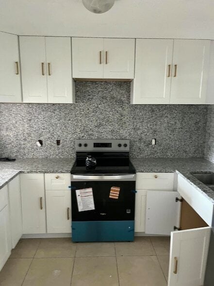 Building Photo - 602 SW Jeanne St