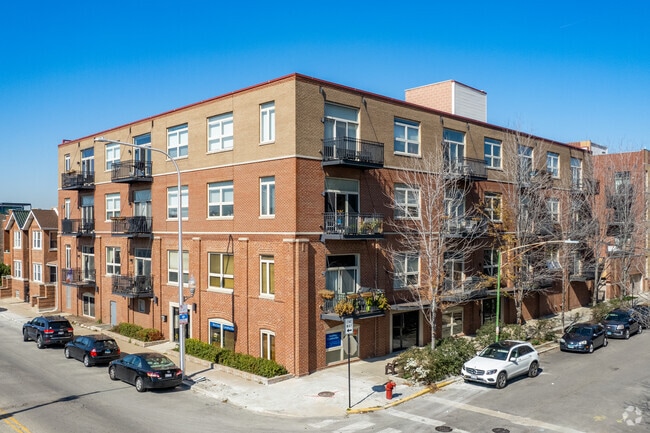 Building Photo - 2300 W Diversey Ave