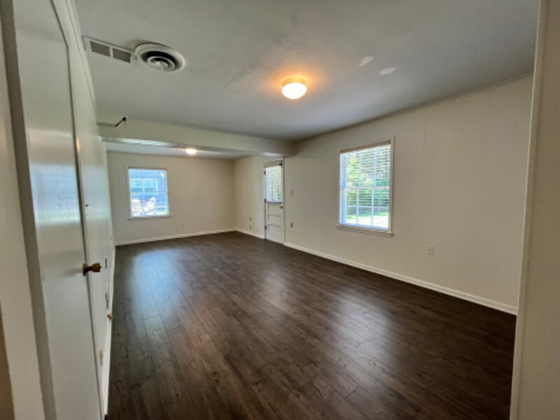 Building Photo - 7520 Aberdeen St