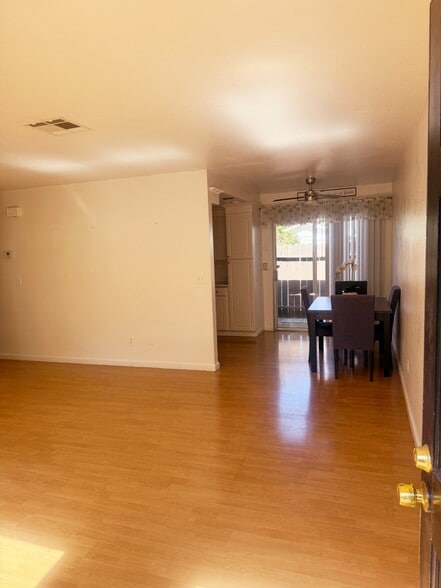 Building Photo - 3001 Quail Hollow Dr