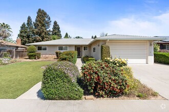 Building Photo - Lovely Hallmark Home in Clovis Unified Sch...