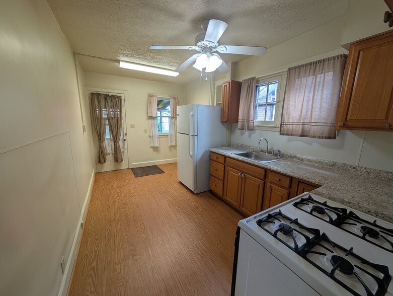 Building Photo - 2908 Oak Ave