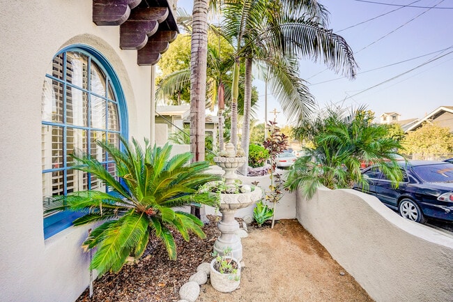 Building Photo - 479 Gaviota Ave