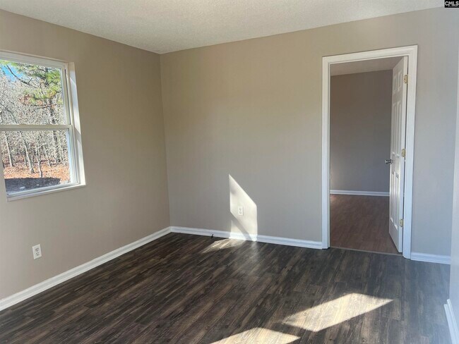 Building Photo - 499 Bushberry Rd