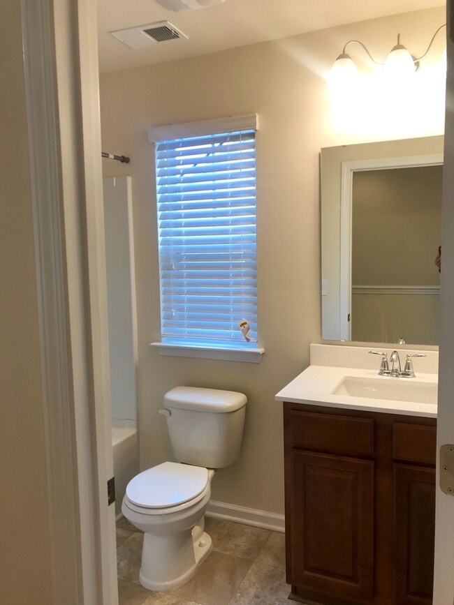 Building Photo - BEAUTIFUL! 4 Bedrooms/3.5 baths in Wild Wing. Spacious & Tons of space!