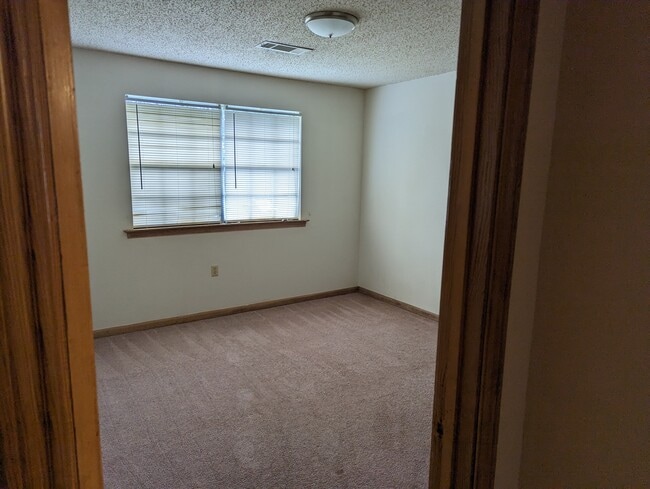 Building Photo - 1535 Savannah Dr