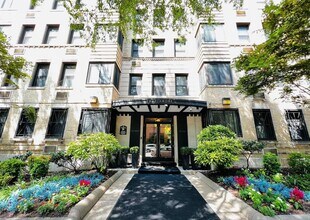 Building Photo - Charming Studio Unit within Walking Distance to GWU