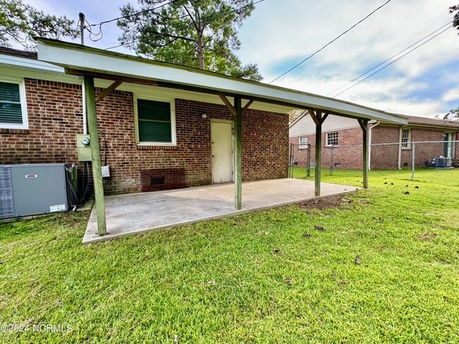 Building Photo - 219 Stratford Rd