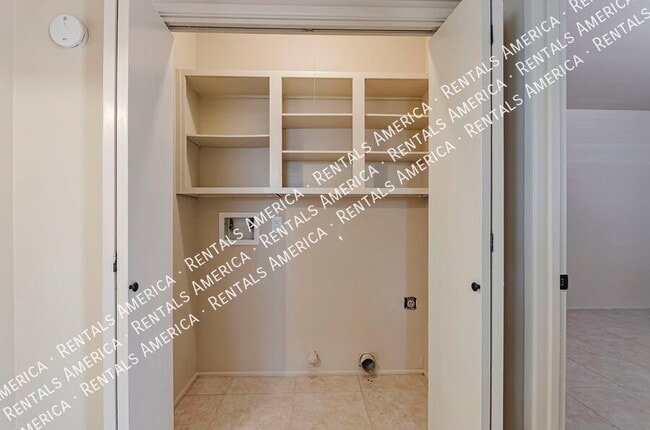 Building Photo - 5421 N Paseo de la Pereza
