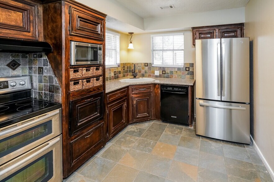 Building Photo - 24814 Butterwick Dr