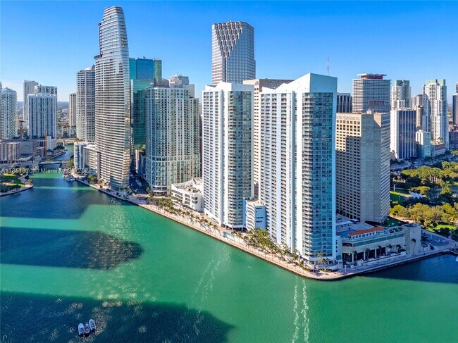 Building Photo - 325 S Biscayne Blvd