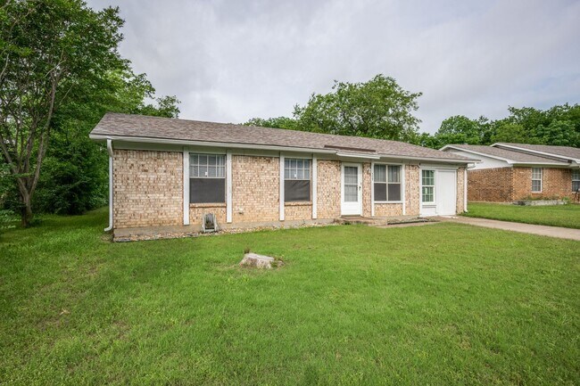 Building Photo - 509 Woodford Ln