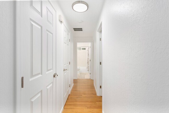 Building Photo - Charming Lakewood Rambler 3bd 1.5 bath