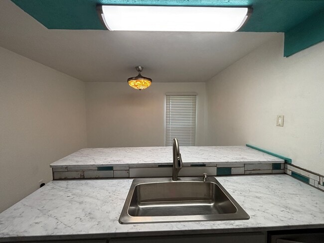 Building Photo - 6421 Orchard View Ln