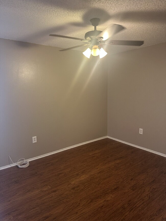 Building Photo - 2 Bedroom, 2 Bathroom Villa For Rent