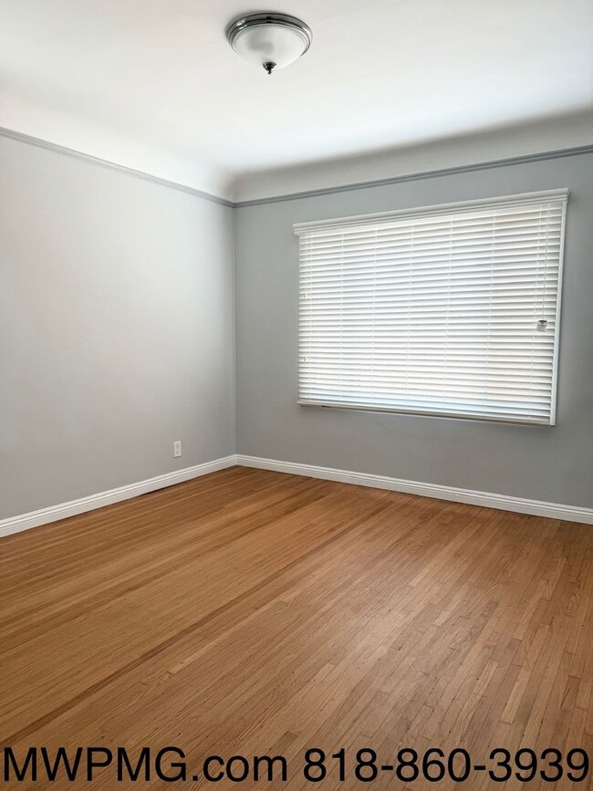 Building Photo - Ideally situated 2-Bed 2-Bath HOME