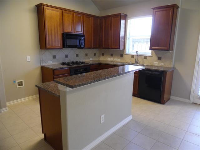 Building Photo - 8572 Davis Dr