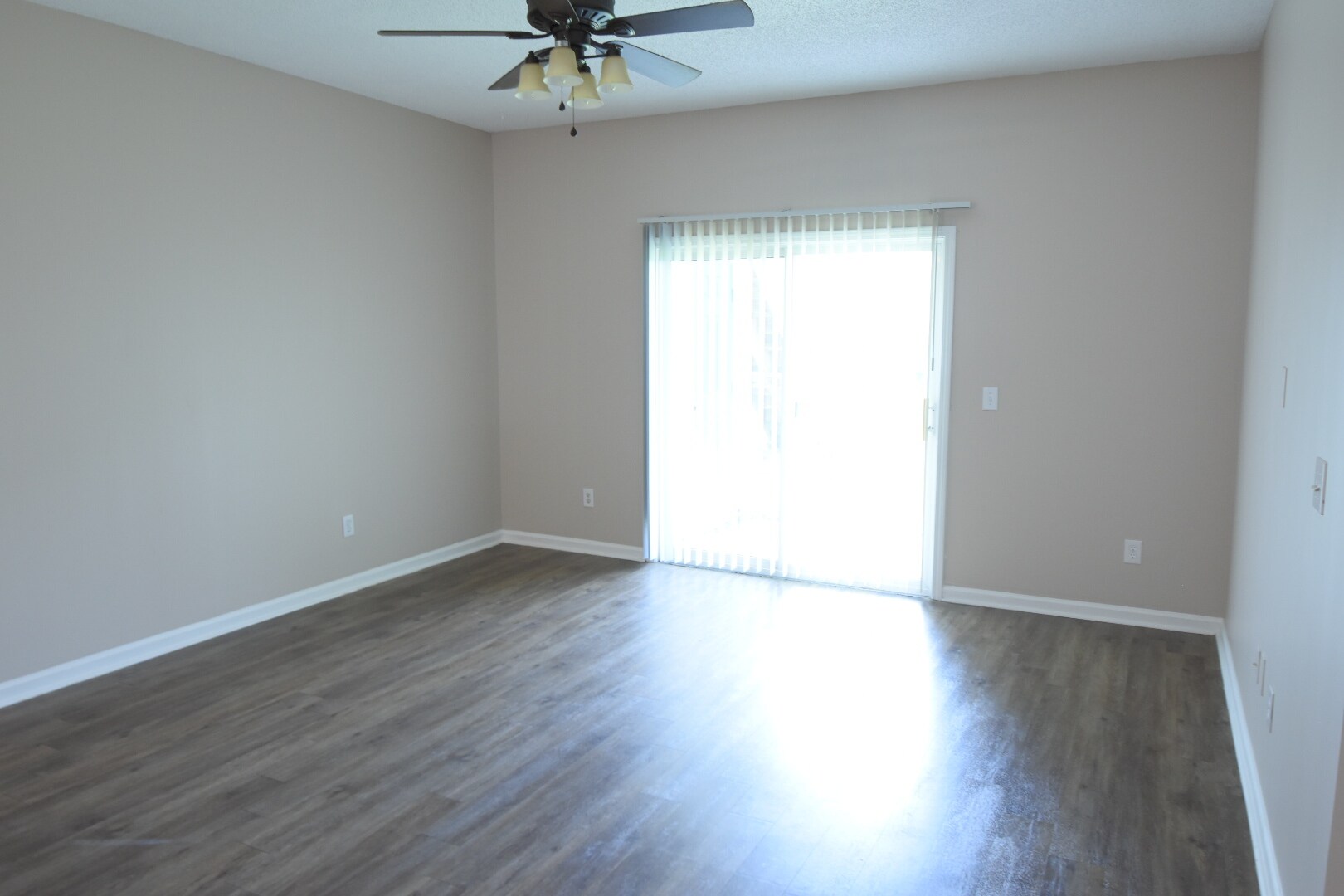 Building Photo - 4610 McClelland Dr