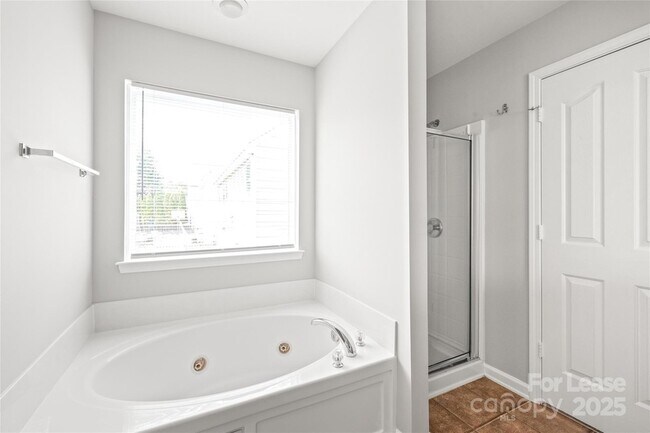 Building Photo - 7001 Dacian Ln